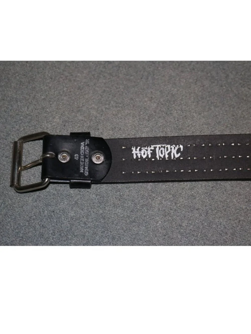 Hot Topic Pyramid Studded Belt 40 Black Leather - Picture 2 of 6